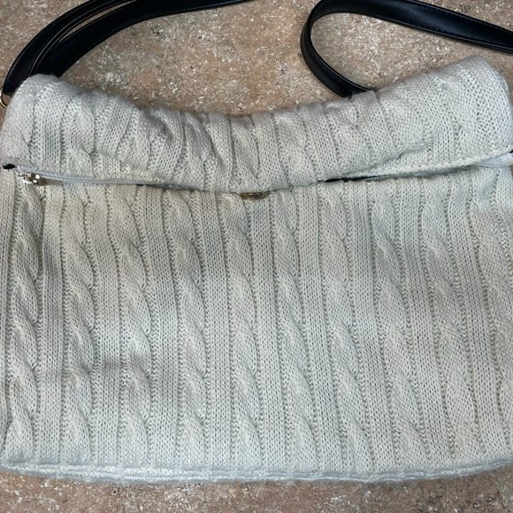 COOL VINTAGE ECRU CREAM CABLEKNIT SWEATER PURSE W/ ROLLED TOP BLACK STRAPS - Picture 3 of 9